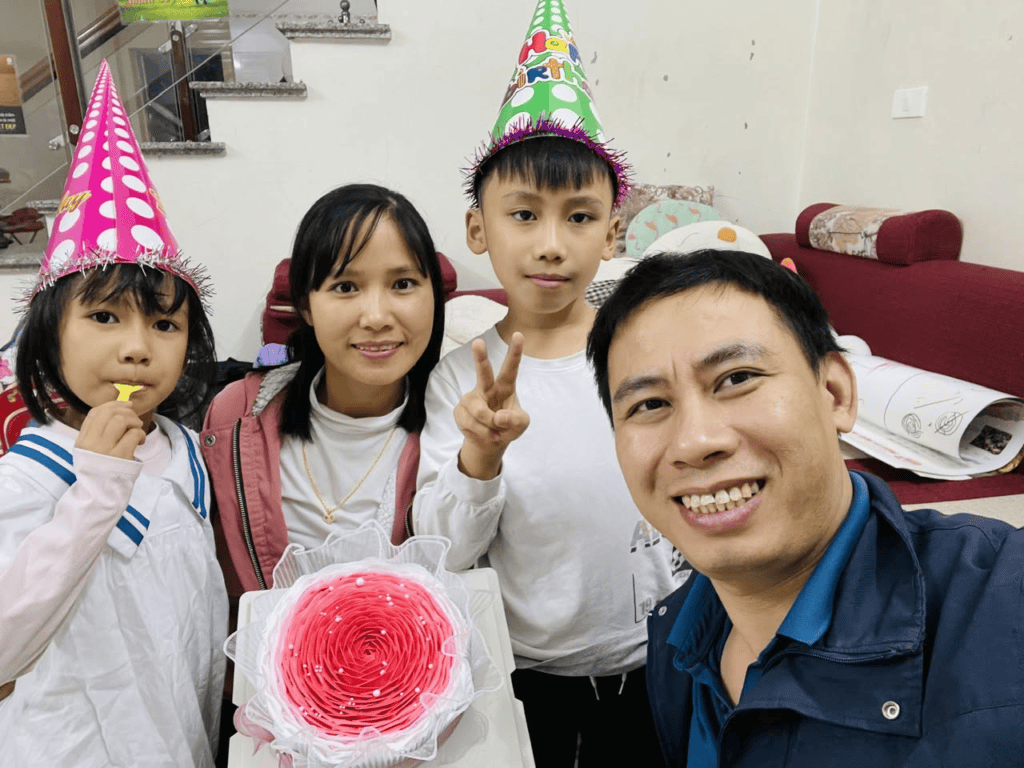 Câu chuyện chuyển hóa | Hình ảnh chị Anh cùng gia đình